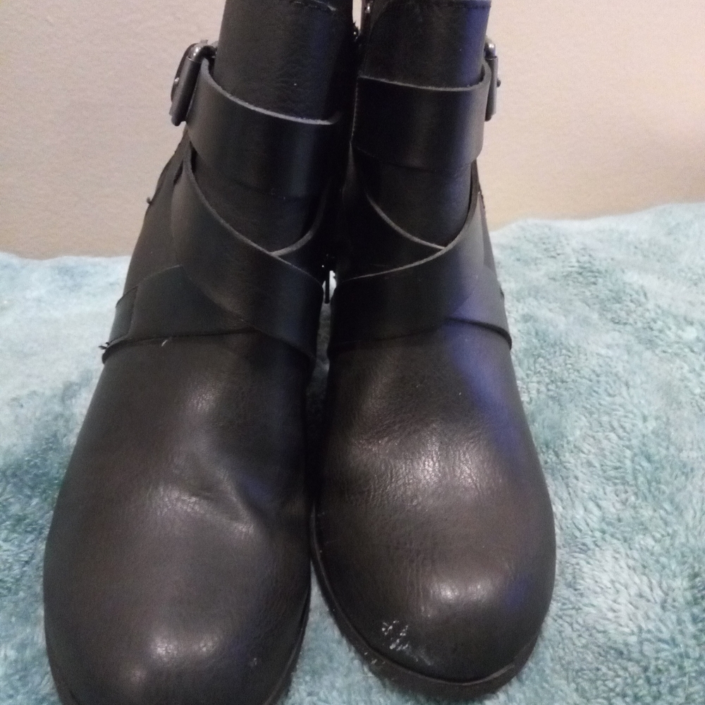119) Madden women's Drifty Ankle boot booties. Faux leather. Black. Size 7M.